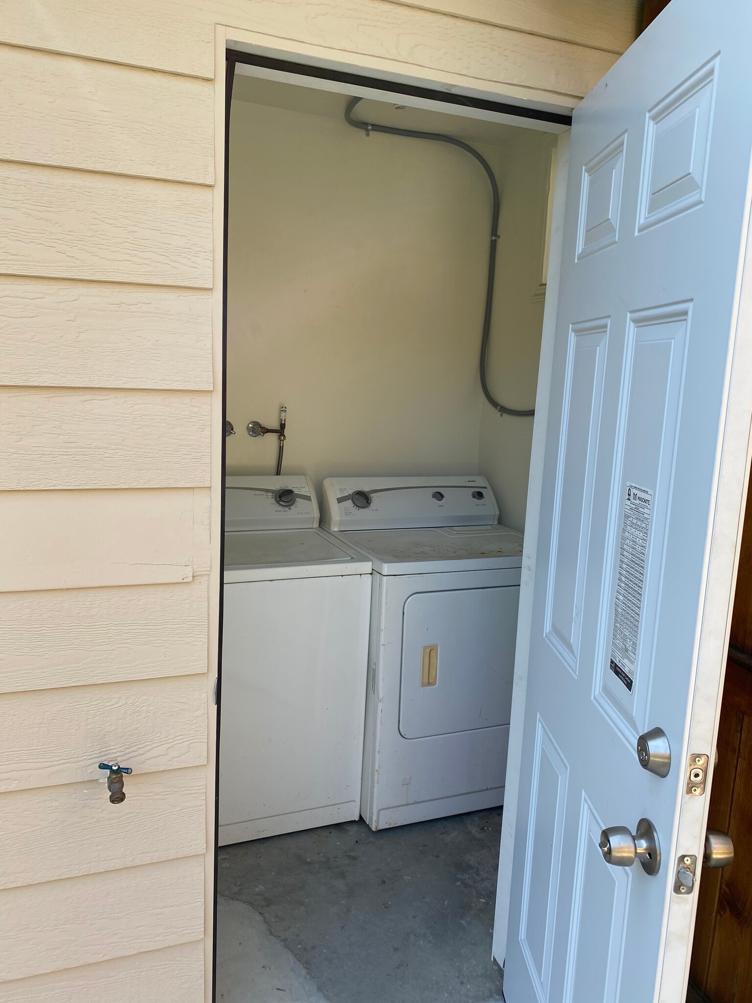 Private Laundry For your Unit - 2823 Hermosa Ave