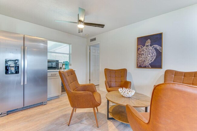 Building Photo - 589 Coconut St