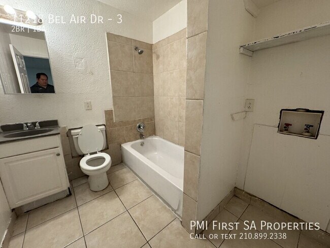 Building Photo - 11218 Bel Air Dr-3