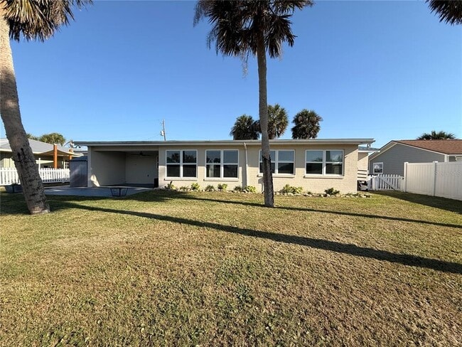 Building Photo - 360 Palm Cir