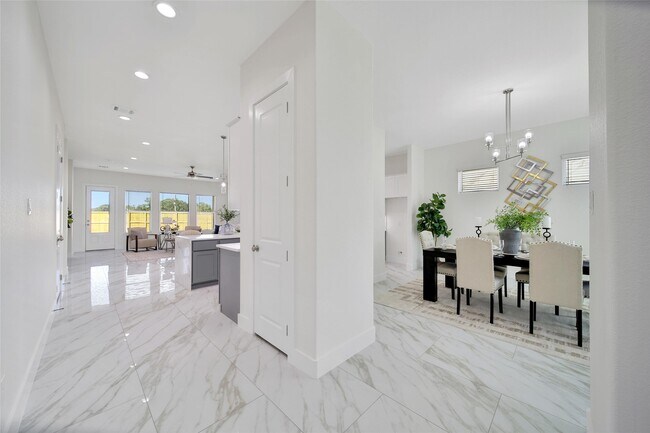 Building Photo - 7611 Athlone Dr