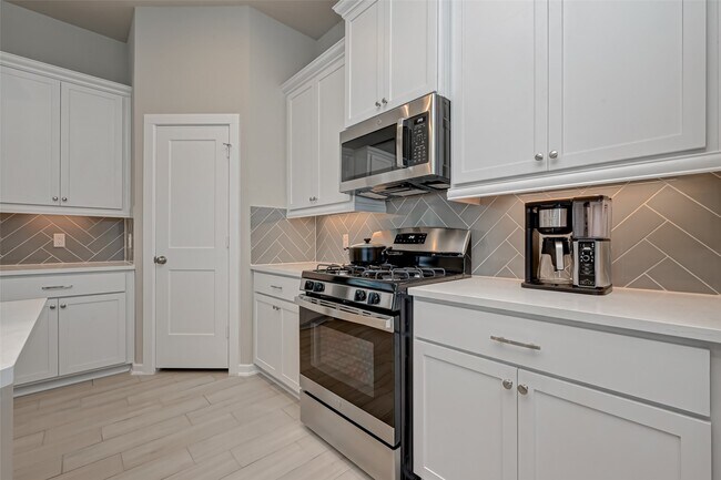 Building Photo - 559 Longleaf Pine Dr