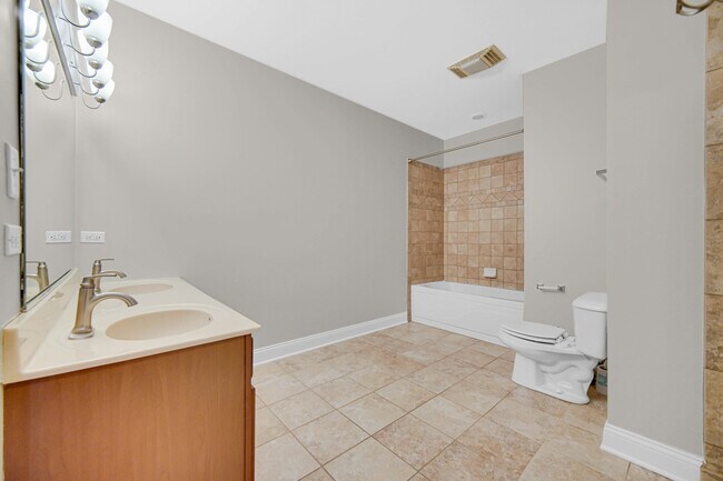 Building Photo - 9400 S 79th Ave