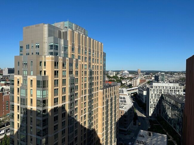 Building Photo - 8 Museum Way