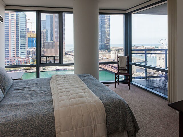 Building Photo - 450 E Waterside Dr