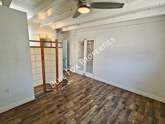 Building Photo - 2233 N Isabel Blvd