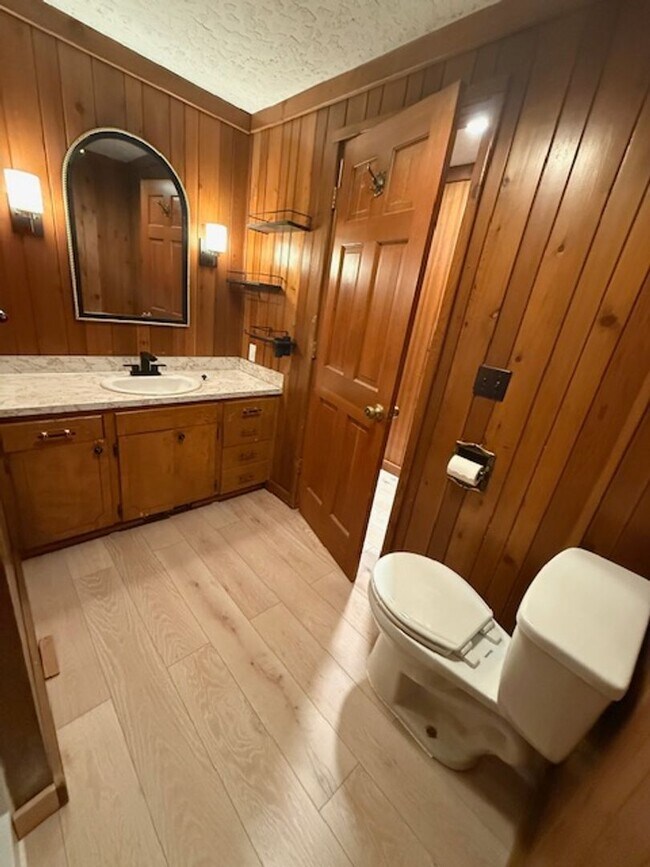 Building Photo - Country Living 3 Bedroom 2 Bath Newberg OR 97132