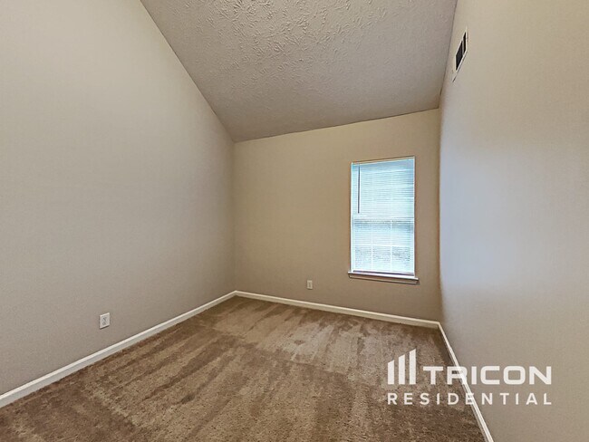 Building Photo - 201 Ranch Ct