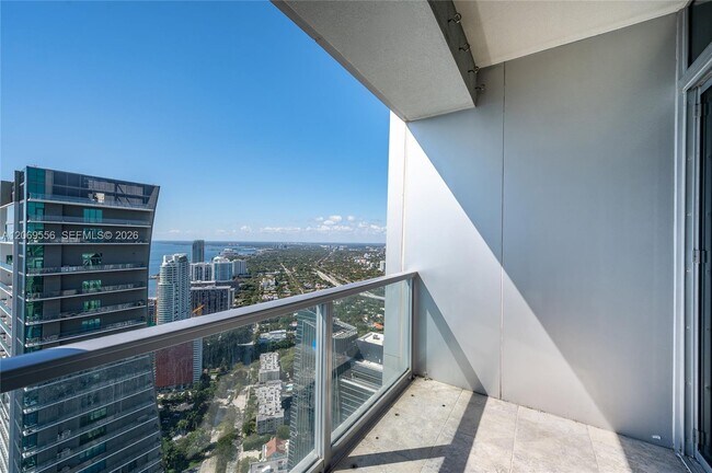 Building Photo - 1425 Brickell Ave