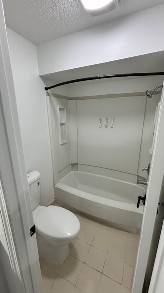 Building Photo - 1028 Navaho Dr