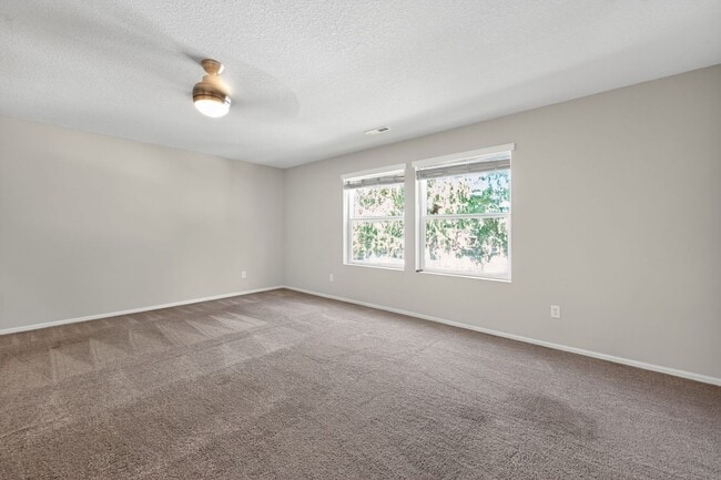 Building Photo - $500 gift card with lease signed by 10/1/25