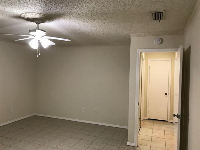 Building Photo - 2805 Parkhaven Dr