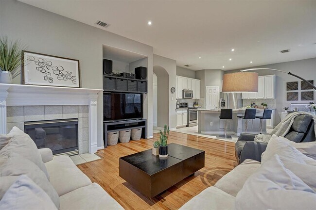 Building Photo - 131 Zephyr Bend Pl