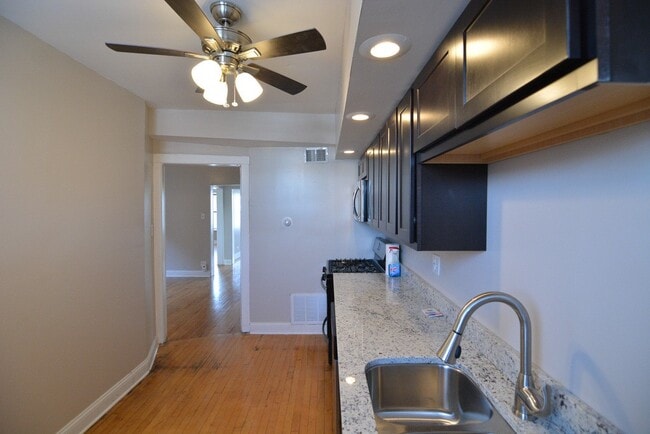 Building Photo - 3241 N Damen Ave