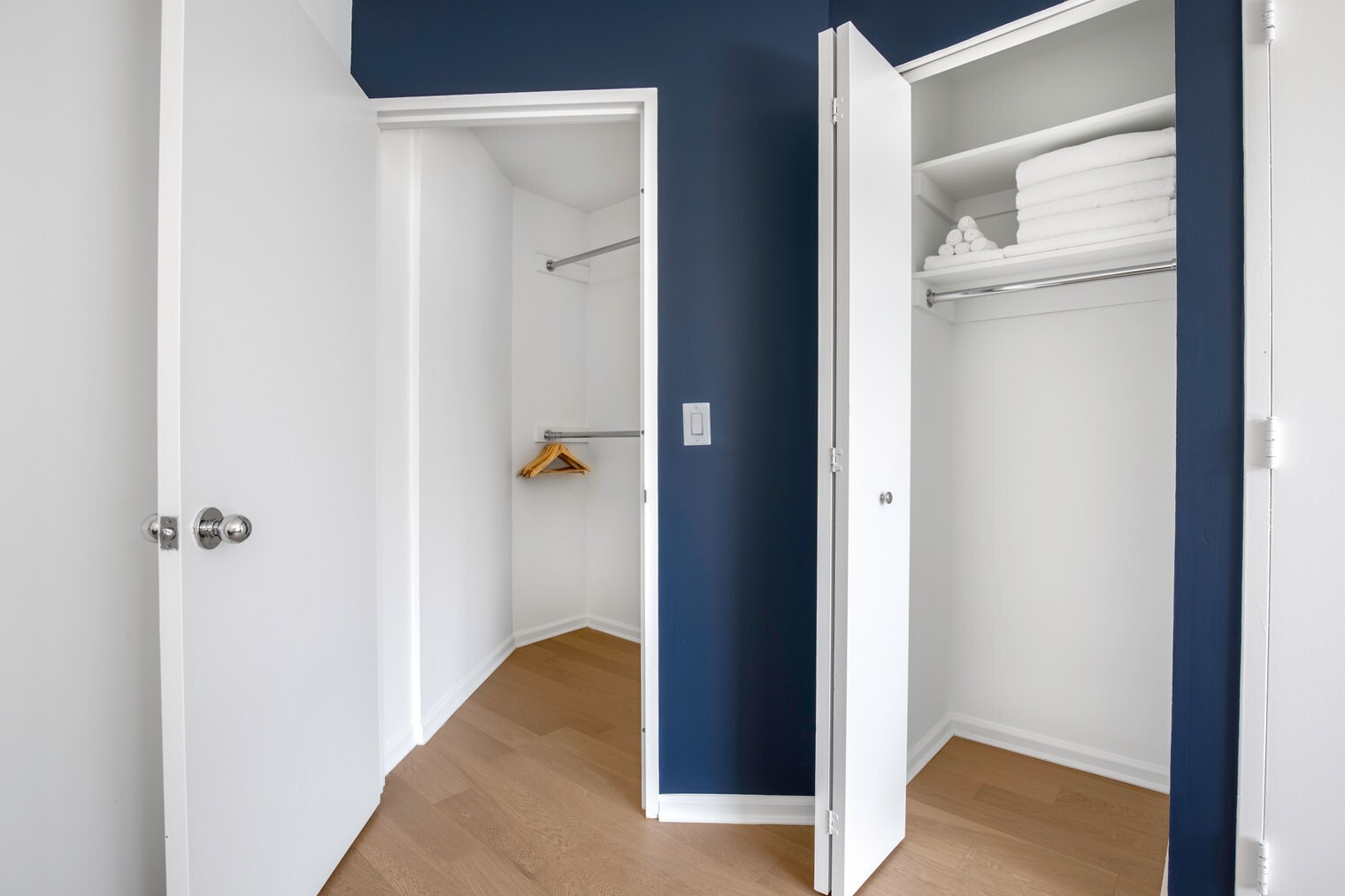 Building Photo - 400 Chambers St