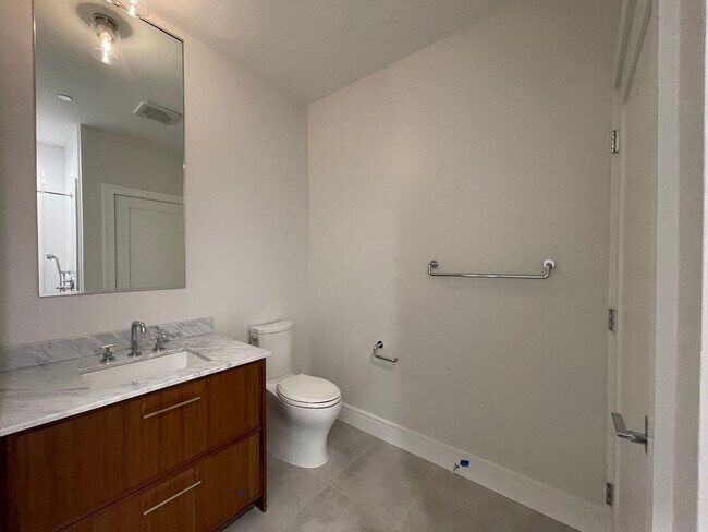 Building Photo - 99 Sumner St