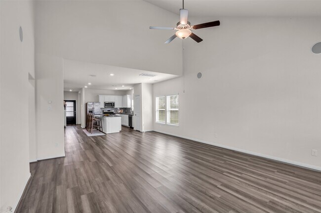 Building Photo - 28130 Aspen Horizon Dr