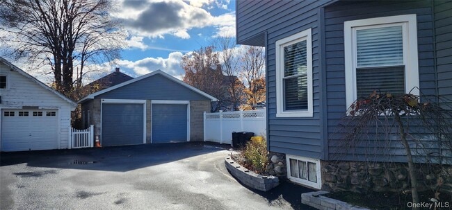 Building Photo - 25 Ferguson Ave