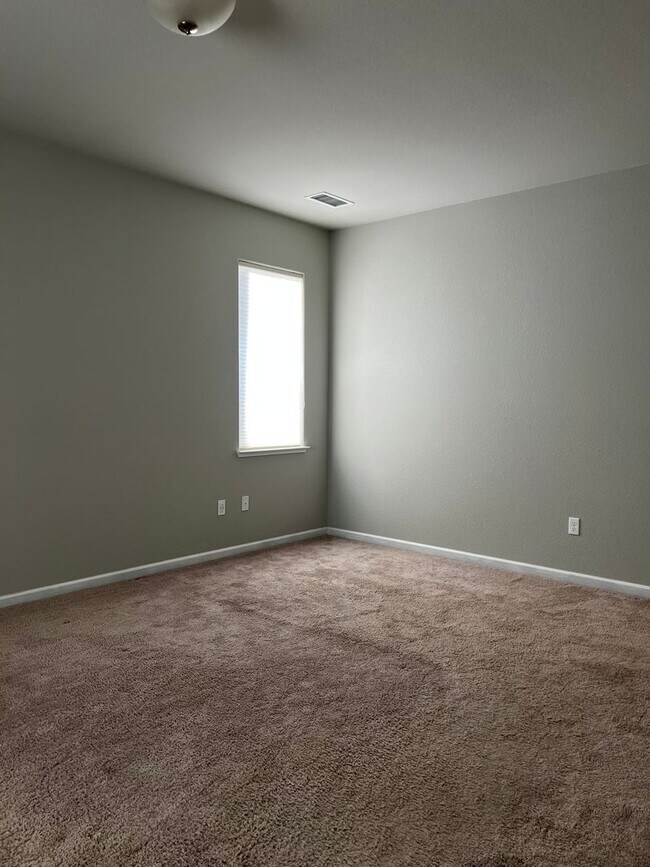 Building Photo - 790 Sarcinella Ct