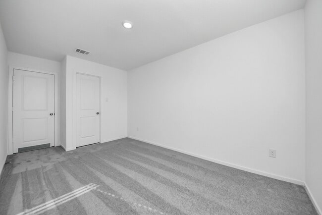 Building Photo - 10410 Birds Nest Dr