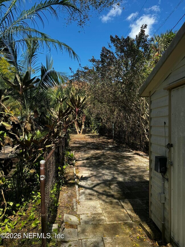 Building Photo - 1926 71st Ave