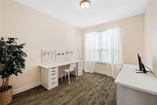 Building Photo - 165 Carlina Lp
