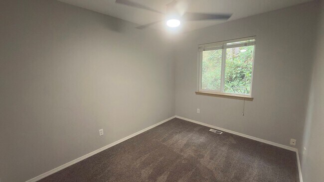 Building Photo - 1336 Olney Ave