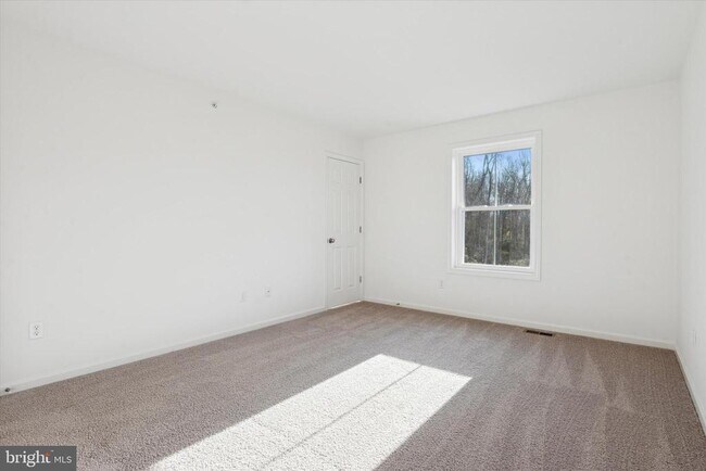Building Photo - 110 Silversmith Rd