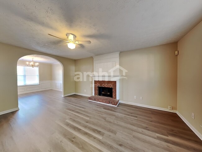 Building Photo - 820 Whitecrest Ct