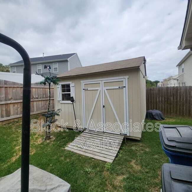 Building Photo - 4516 Paula Dr