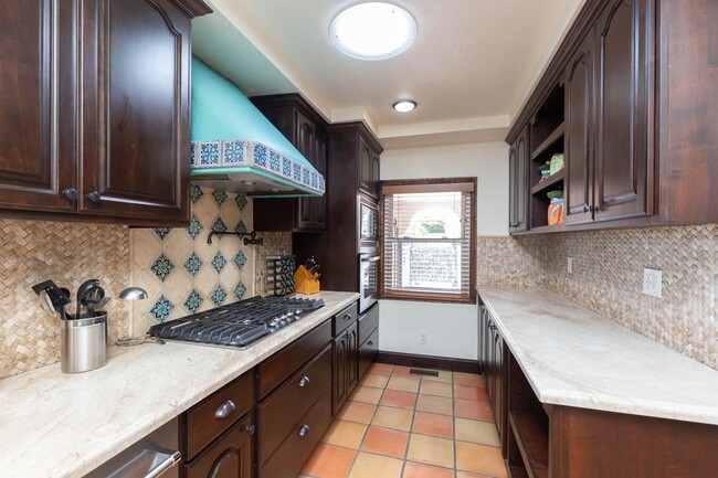 Building Photo - 4 Bed, 3 Bath—Single Family Home in Kensin...