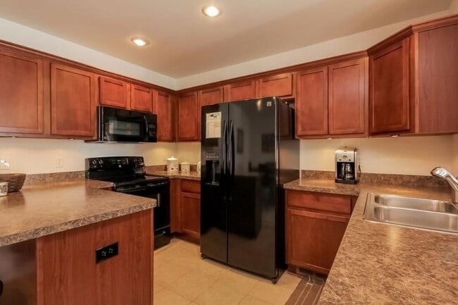 Building Photo - 3370 Endsleigh Ln