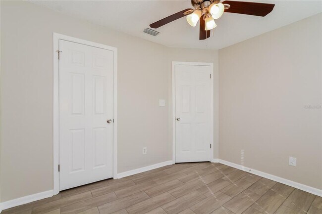 Building Photo - 8734 Brackenwood Dr