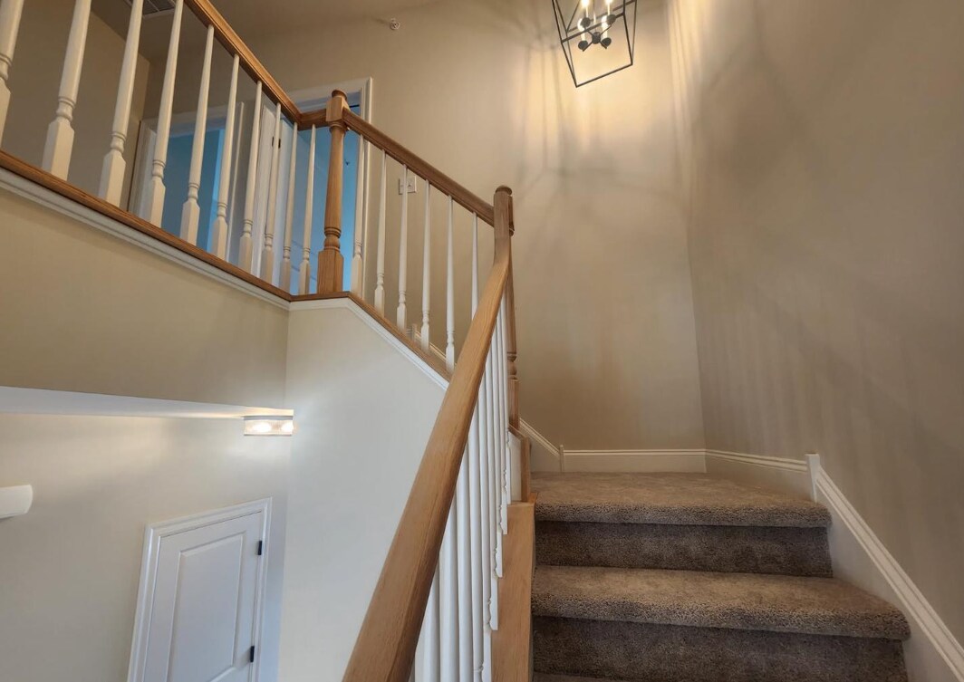 Building Photo - 328 Foxtail Ln