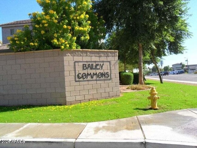 Building Photo - 8460 W Lewis Ave