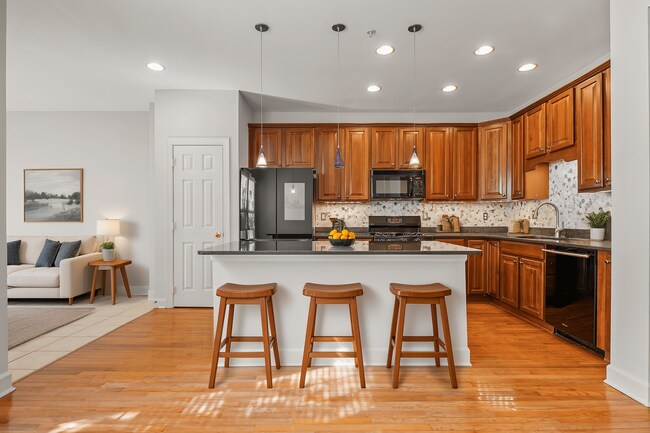 Building Photo - 1022 Crestfield Dr