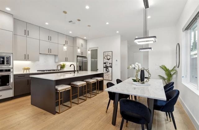 Building Photo - 2333 Vagas St