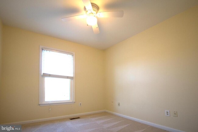 Building Photo - 5339 Buxton Ct