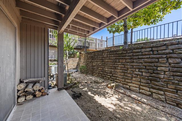 Building Photo - 1533 Signal Ridge Pl