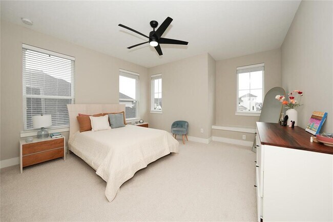 Building Photo - 413 Stratus View Ct