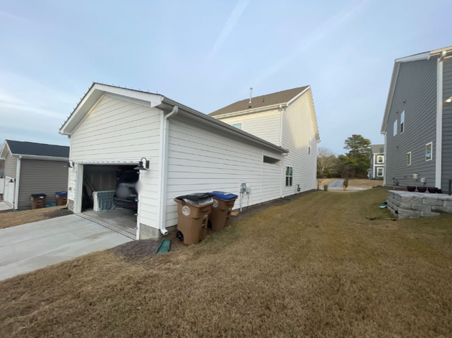 Building Photo - Beautiful 3-Bedroom, 2.5-Bath Home w/Bonus...