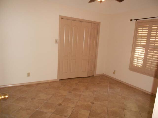 Building Photo - 1118 Diamond Dr