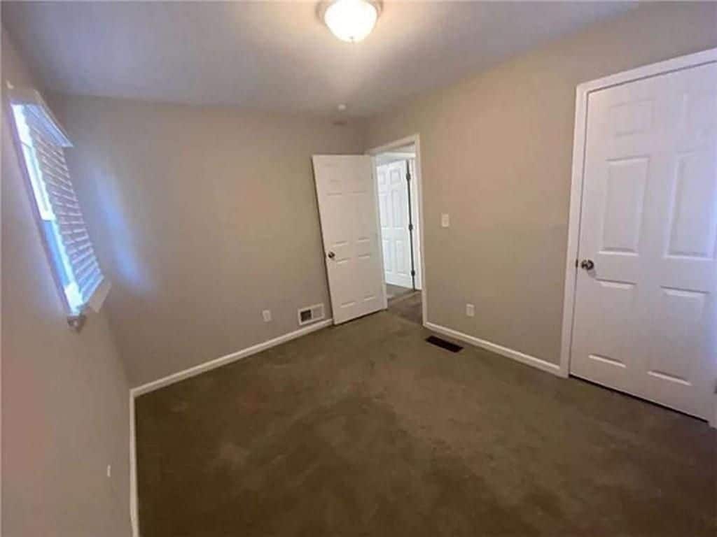 Building Photo - 2490 Brentwood Rd