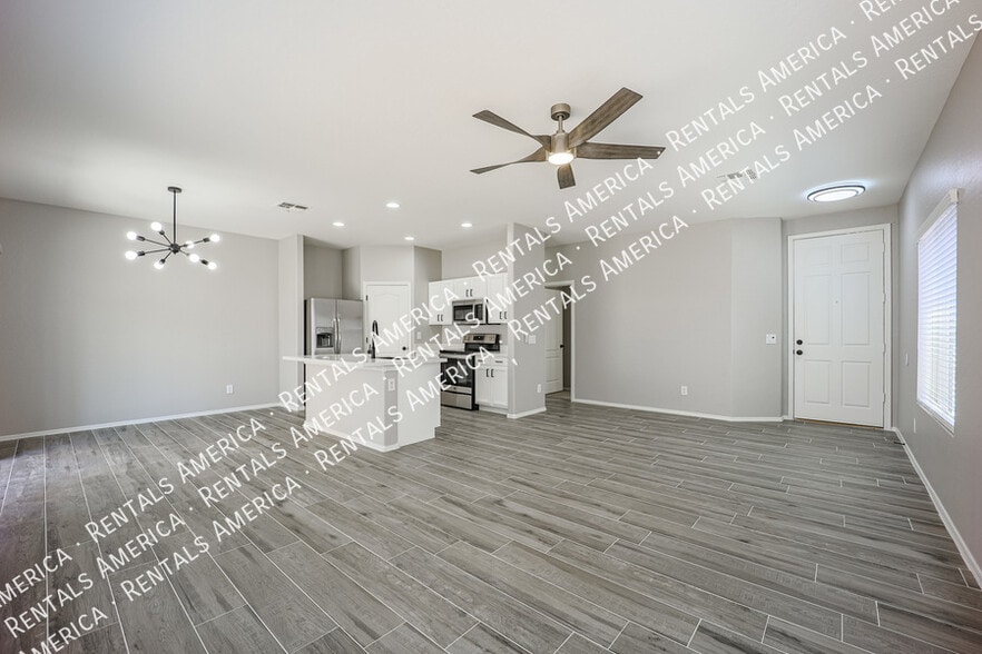 Building Photo - 2738 E Indian Wells Pl