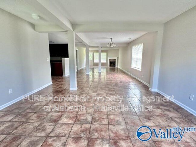 Building Photo - 423 Jasmine Dr