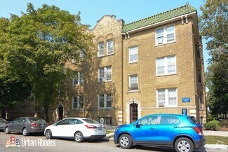 Building Photo - 2119 W Ainslie St