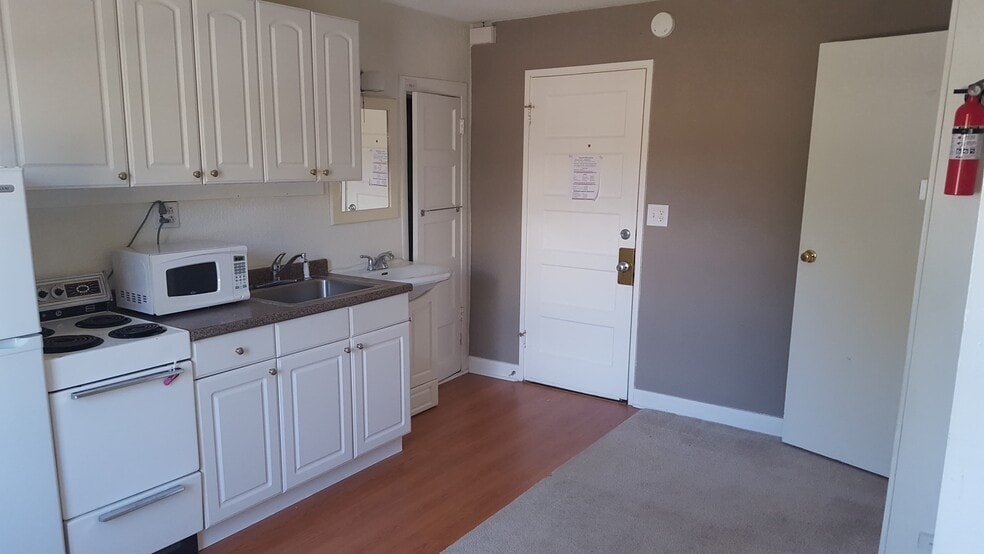 Building Photo - 115 N Park St