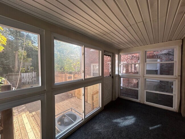 Building Photo - Baltimore - 3 Bedrooms and 1 bath Available!