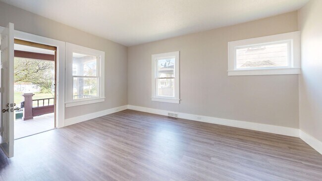 Building Photo - 2295 11th St SW