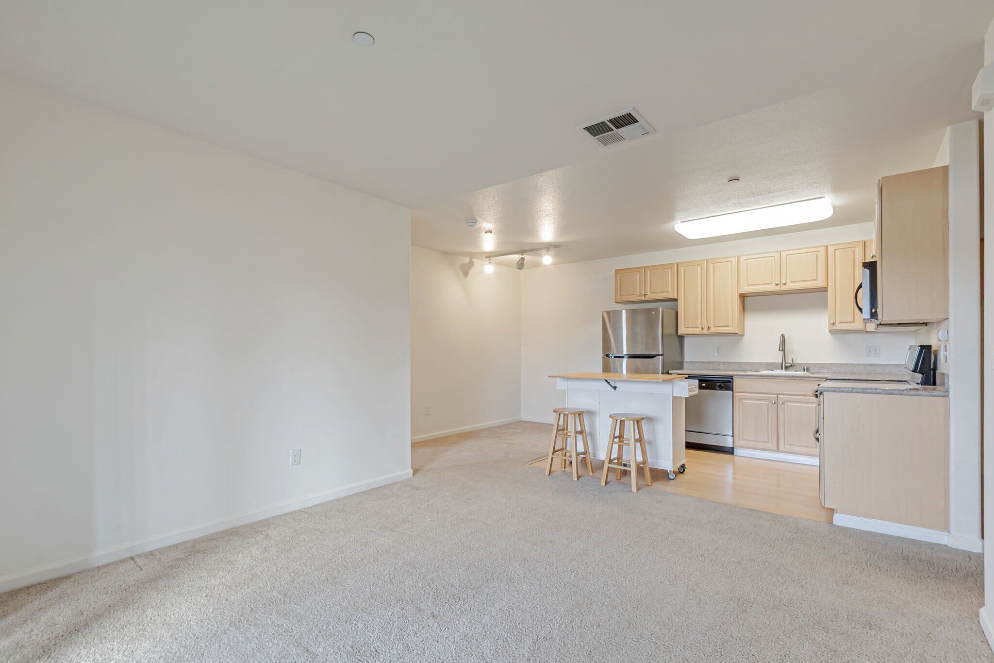 Building Photo - 3128 Loma Verde Dr